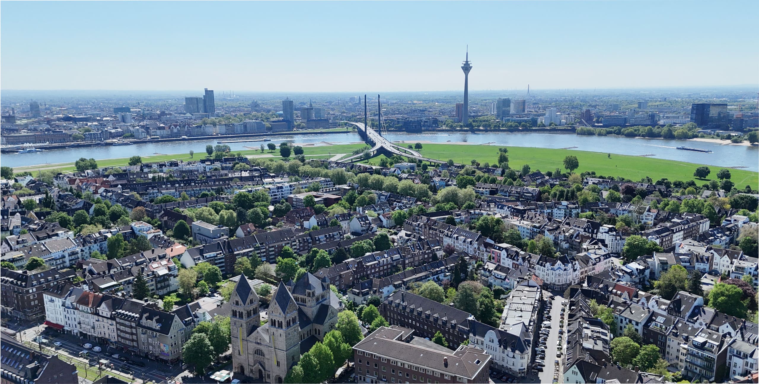 Düsseldorfer Panorama mit Rheinturm